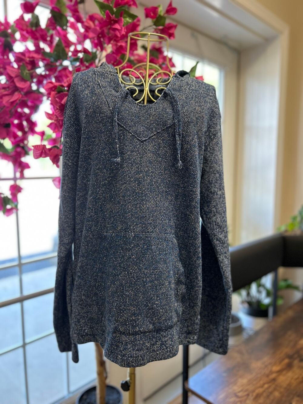 Dikotomy-Co black and gray marled Knit pullover hoodie size Medium